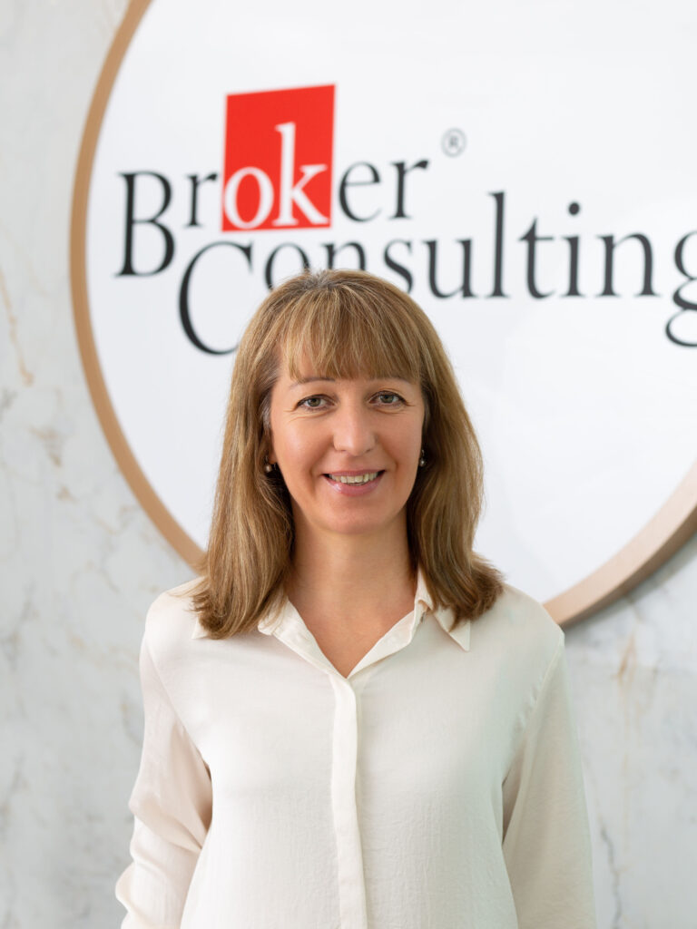 Helga Ježeková, Broker Consulting